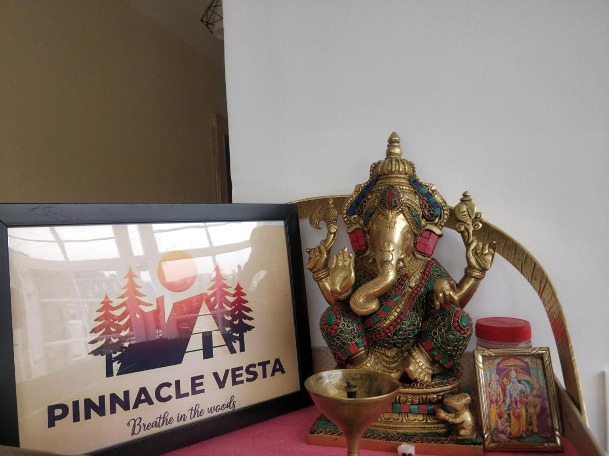 Pinnacle Vesta Homestay Масурі Екстер'єр фото